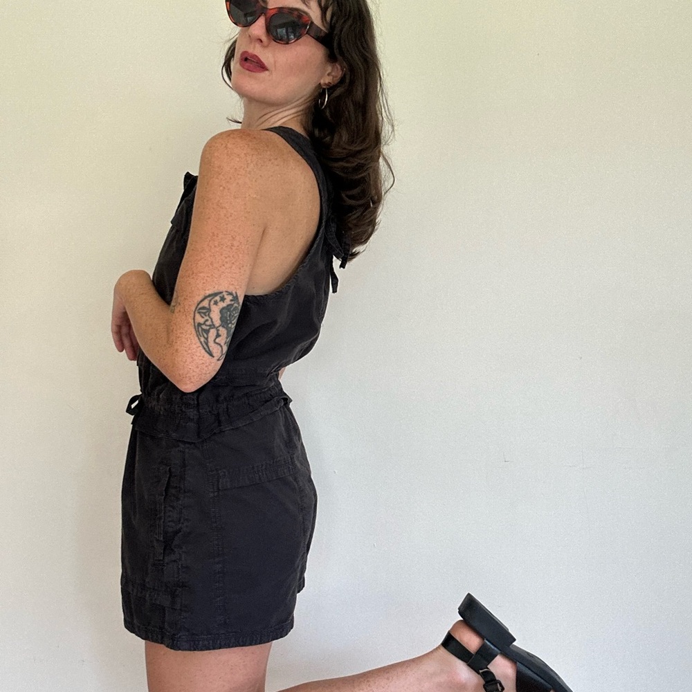 Free people cotton pocket romper. Size small - Picture 9 of 13